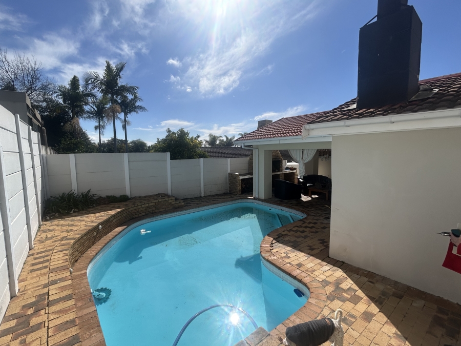 7 Bedroom Property for Sale in Uitsig Western Cape